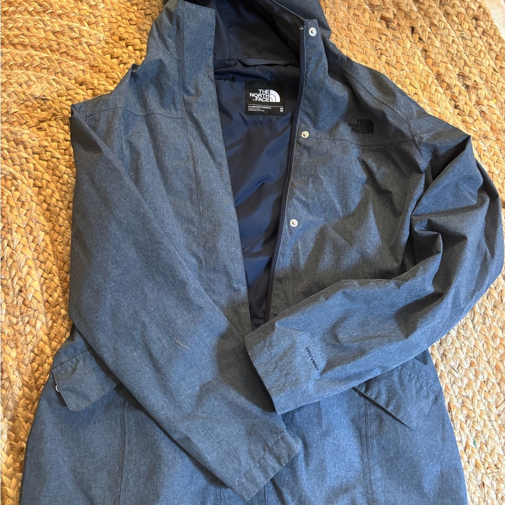 The North Face Women’s Light Raincoat